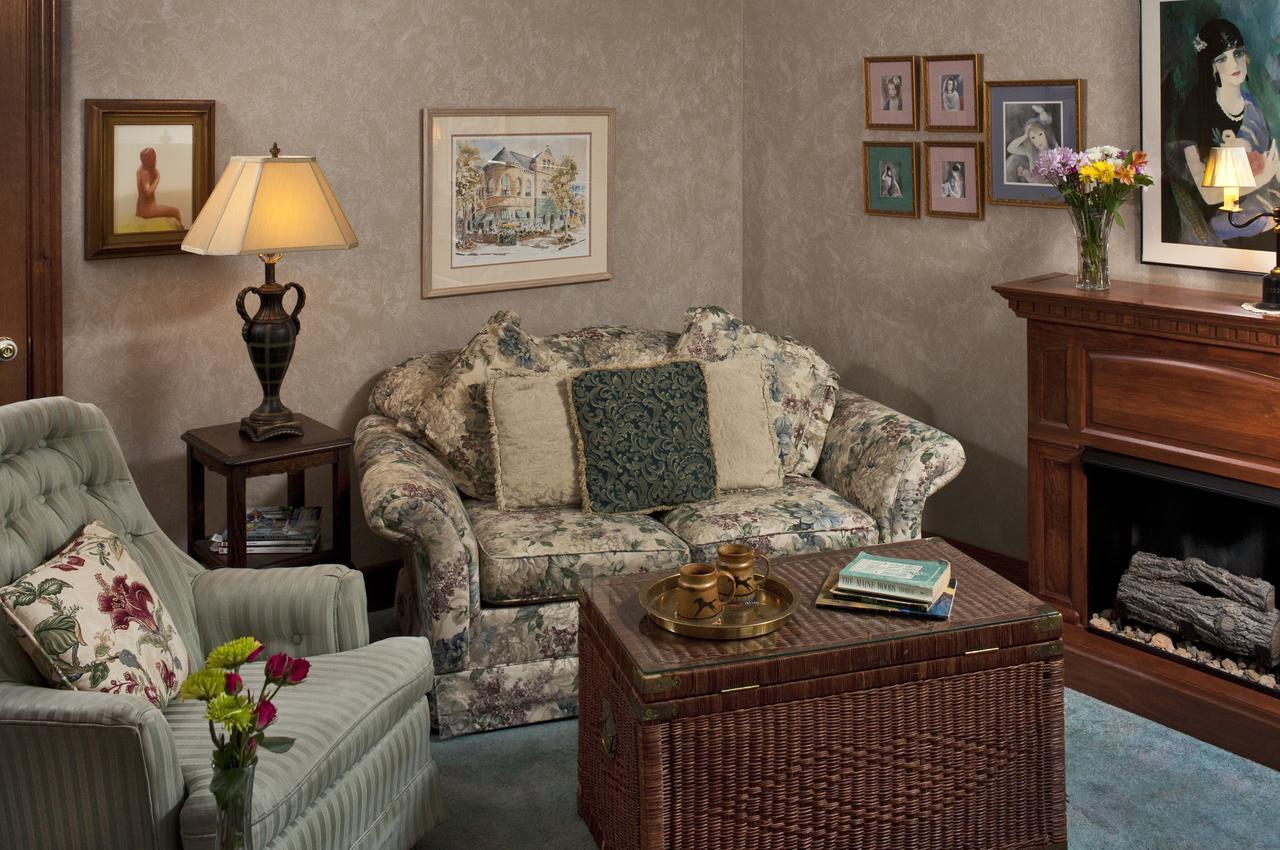 Cliff Cottage Inn Eureka Springs Extérieur photo